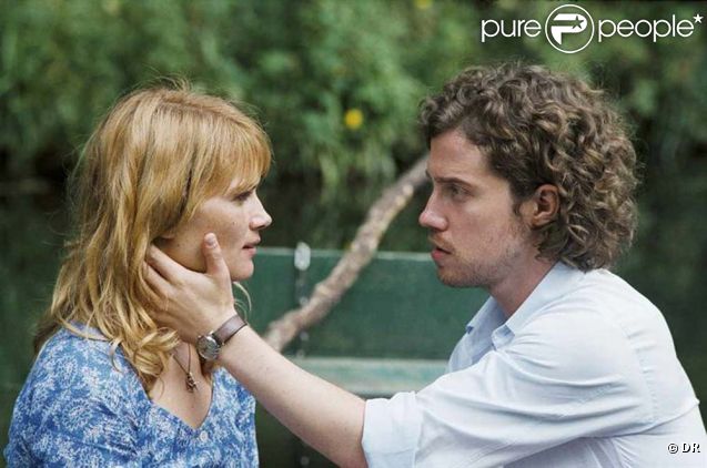 Julien Doré et Marina Hands dans le film de Pascal Thomas,  Ensemble, nous allons vivre une très, très grande histoire d'amour...  sorti en avril 2010.