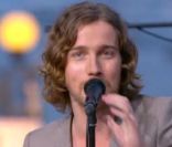 Julien Doré au  Grand Journal , à Cannes, le 13 mai 2011.
