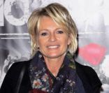 En septembre 2010, Sophie Davant remplaçait Jean-Luc Delarue au pied levé à l'animation de  Toute une histoire  sur France 2.