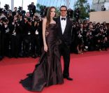 Brad Pitt et Angelina Jolie lors de la montée des marches de <em>The Tree of Life</em>, dans le cadre du 64e Festival de Cannes, le 16 mai 2011.