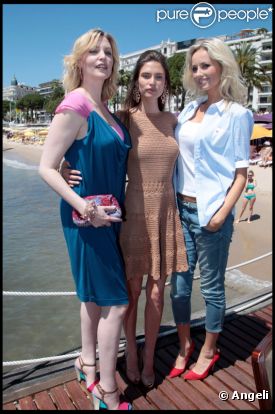 Nadja Auermann, Bianca Balti et Adriana Karembeu sur le ponton Martinez à Cannes le 17 mai 2011