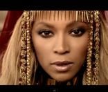 Beyoncé dans le clip Run the World (Girls)