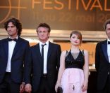 Sean Penn et Eve Hewson pour la montée des marches de <em>This must be the place</em> de Paolo Sorrentino, à Cannes, le 20 mai 2011.
