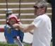 Eric Dane est un vrai papa poule avec sa petite Billie. Los Angeles, 21 mai 2011