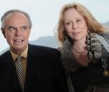Frédéric Mitterrand a honoré Faye Dunaway lors du festival de Cannes 2011 