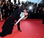 Clovis Cornillac et sa compagne Lilou lors du tapis rouge de The Artist, au festival de Cannes 2011 