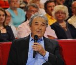 Pierre Perret lors de l\'enregistrement de Vivement dimanche le 25 mai 2011 (émission diffusée sur France 2 le 19 juin)