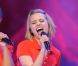 L'équipe de Glee sur scène au Staples Center à Los Angeles le 29 mai 2011 : Dianna Agron s'éclate ! 