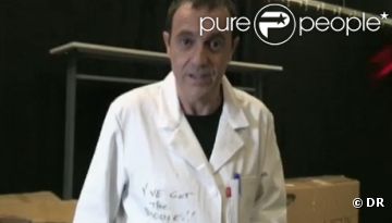 Thierry Beccaro dans le making of des 25 ans de Télé-Loisirs
