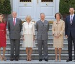 Le roi Juan Carlos d'Espagne lors de la réception du prince Charles le 31 mars 2011 