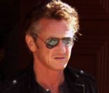 Sean Penn à l\'occasion de la fête donnée par Joel Silver pour le Memorial Day dans sa propriété de Malibu, à Los Angeles, le 30 mai 2011.