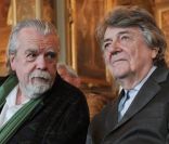 Michael Lonsdale, ici avec Jean-Pierre Mocky, honoré lors de la conférence de presse de la neuvième édition du Festival Paris Cinéma, à l\'Hôtel de Ville de Paris, le 31 mai 2011.