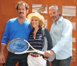 Christian Vadim, Julia Livage et David Brécourt lors du tournoi de Roland-Garros, le 2 juin 2011.