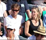 Nathalie Vincent et un ami au tournoi de Roland-Garros, le 2 juin 2011.