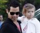 Dans les bras de son papounet, Honor est une princesse des temps modernes  