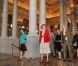 Le 7 juin 2011, la reine Margrethe II de Danemark et le prince consort Henrik visitent la librairie du Congrès américain, à Washington.