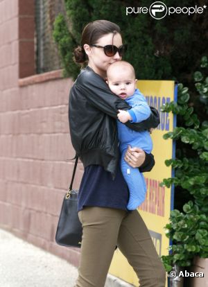 Miranda Kerr et son adorable fils Flynn dans les rues de Los Angeles en mai 2011