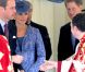Kate Middleton et le prince William quittent la chapelle Saint George le 12 juin 2011 à Windsor pour le 90e anniversaire du duc d'Edimbourg