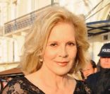 Sylvie Vartan sur le tapis rouge lors de la cérémonie de clôture du 25ème Festival du film de Cabourg 2011, le 18 juin 2011.