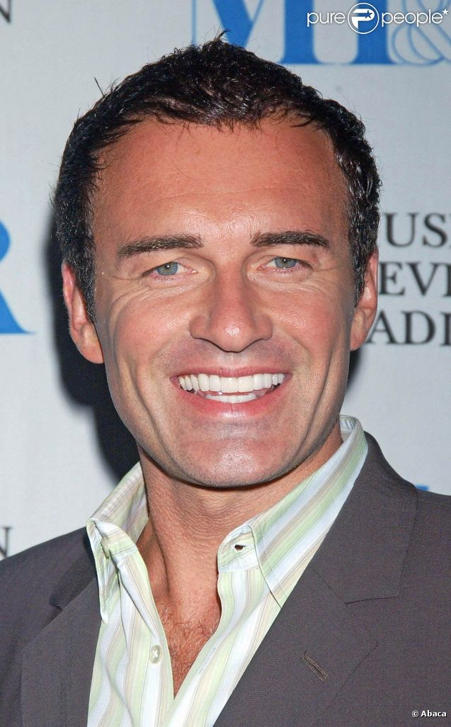 Julian McMahon est l'idéal de la chanteuse Ysa Ferrer. 