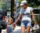 La petite Nahla est aussi lookée que sa maman star, Halle Berry. Los Angeles, 22 juin 2011