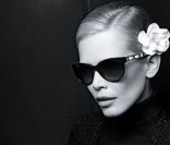 Claudia Schiffer pour la campagne Chanel eyewear collection Prestige