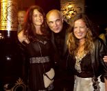 Bruno-Eugène Borie, son épouse et Jade Jagger lors de la soirée Ducru Beaucaillou le 21 juin 2011 à Bordeaux.