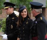 Kate Middleton et le prince William à Windsor, le 25 juin 2011. 