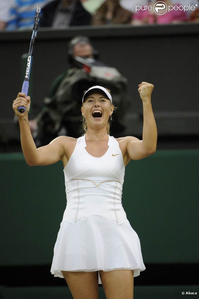 Sous les yeux de son fiancé Sasha Vujacic, Maria Sharapova a étrillé la Slovaque Cibulkova en quart de finale de Wimbledon le 28 juin 2011.