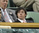La nouvelle star du golf Rory Mcllroy a regardé Maria Sharapova étriller la Slovaque Cibulkova en quart de finale de Wimbledon le 28 juin 2011.