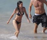 Courteney Cox a 47 ans... Qui l'eut cru ? Grâce au sport et à une bonne hygiène de vie, elle arbore un corps de jeunette. Saint Barthelémy, 31 mars 2011 
