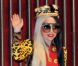 Lady Gaga entourée d'enfants le dimanche 3 juillet 2011 à Taïwan. Les enfants ont réalisé une danse traditionnelle, inspirée par la traduction du mot Gaga en langue atayal, langue aborigène du nord de Taïwan.