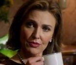 Ann Ewing interprétée par Brenda Strong, dans la version 2012 de la série Dallas et son univers impitoyable !