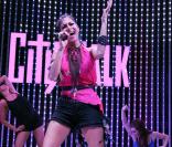 Nicole Scherzinger offre un concert dont elle a le secret au 5 Towers à Los Angeles le 12 juillet 2011