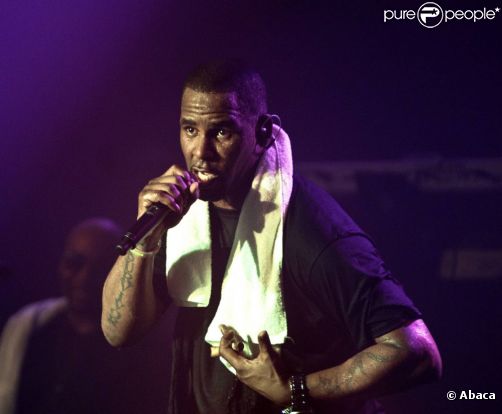 R. Kelly en concert à Paris, le 30 avril 2011.
