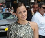 Emma Watson, à sa sortie du Ed Sullivan Theater, à New York, où elle a enregistré le  David Letterman Show , le lundi 11 juillet.
