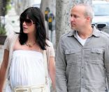 Selma Blair et son petit ami Jason Bleick, dans les rues de Los Angeles le 13 juillet 2011