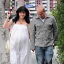 Selma Blair, enceinte, a dépassé sa date d'accouchement mais garde le sourire