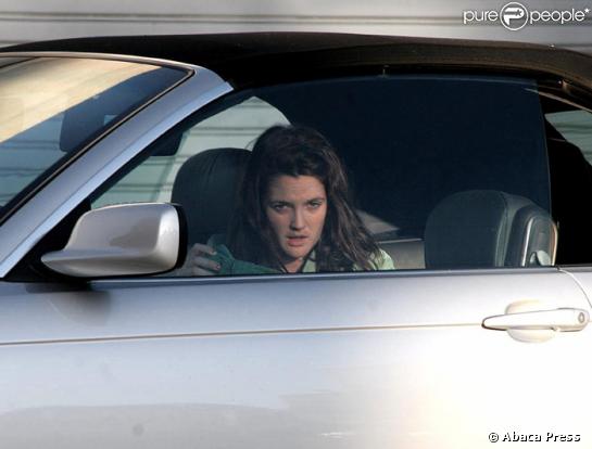 Drew Barrymore dans sa voiture