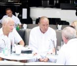 Gérard de Villiers avec Jacques Chirac et François Pinault sur le port de Saint Tropez en 2008
