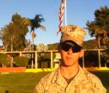 Le jeune soldat Hart invite Miley Cyrus au bal des Marines, juillet 2011.