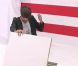 Morgan jubile en apprenant qu'il fait partie des rares à avoir accès aux labyrinthes de la maison (prime time du vendredi 22 juillet 2011).