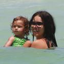 Adriana Lima : sa fille Valentina copie sur elle et opte pour un mini-bikini !