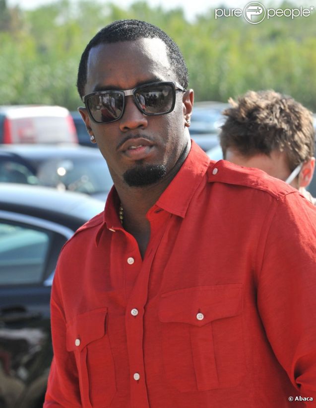 P. Diddy est en vacances à Saint-Tropez. Il s'est produit au Gotha Club le 29 juillet 2011 : une prestation décevante... 