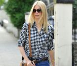 Claudia Schiffer arbore le look seventies pour aller chercher ses enfants à l\'école. <br />