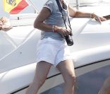  L'infante Elena, venue avec ses enfants Felipe et Victoria, a joué les reporters... 
 Le 1er août 2011, au premier jour de la 30e Copa del Rey au large de Majorque, la reine Sofia, ses filles Elena et Cristina (avec son époux Iñaki) et leurs enfants suivaient notamment les exploits du prince Felipe à bord de l'Hispano. 