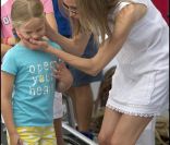 Letizia d'Espagne avec sa nièce Irene Urdangarin, lors de la Copa del Rey à Majorque le 2 août 2011.