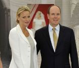 Le prince Albert et Charlene Wittstock visitent l'exposition Fastes et Grandeur des Cours en Europe. Le 3 août 2011, à Monaco 