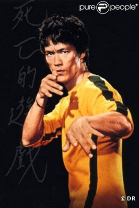 Bruce Lee dans  Le jeu de la mort  en 1972. Le film n'est sorti qu'en 1978.
