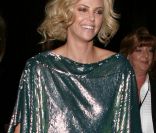 Avec un sourire comme le sien, Charlize Theron fait des émules à chaque sortie<br />